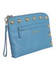Lederclutch mit goldenen Nieten in Hellblau
