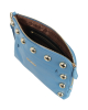 Lederclutch mit goldenen Nieten in Hellblau