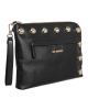 Lederclutch mit goldenen Nieten in Schwarz