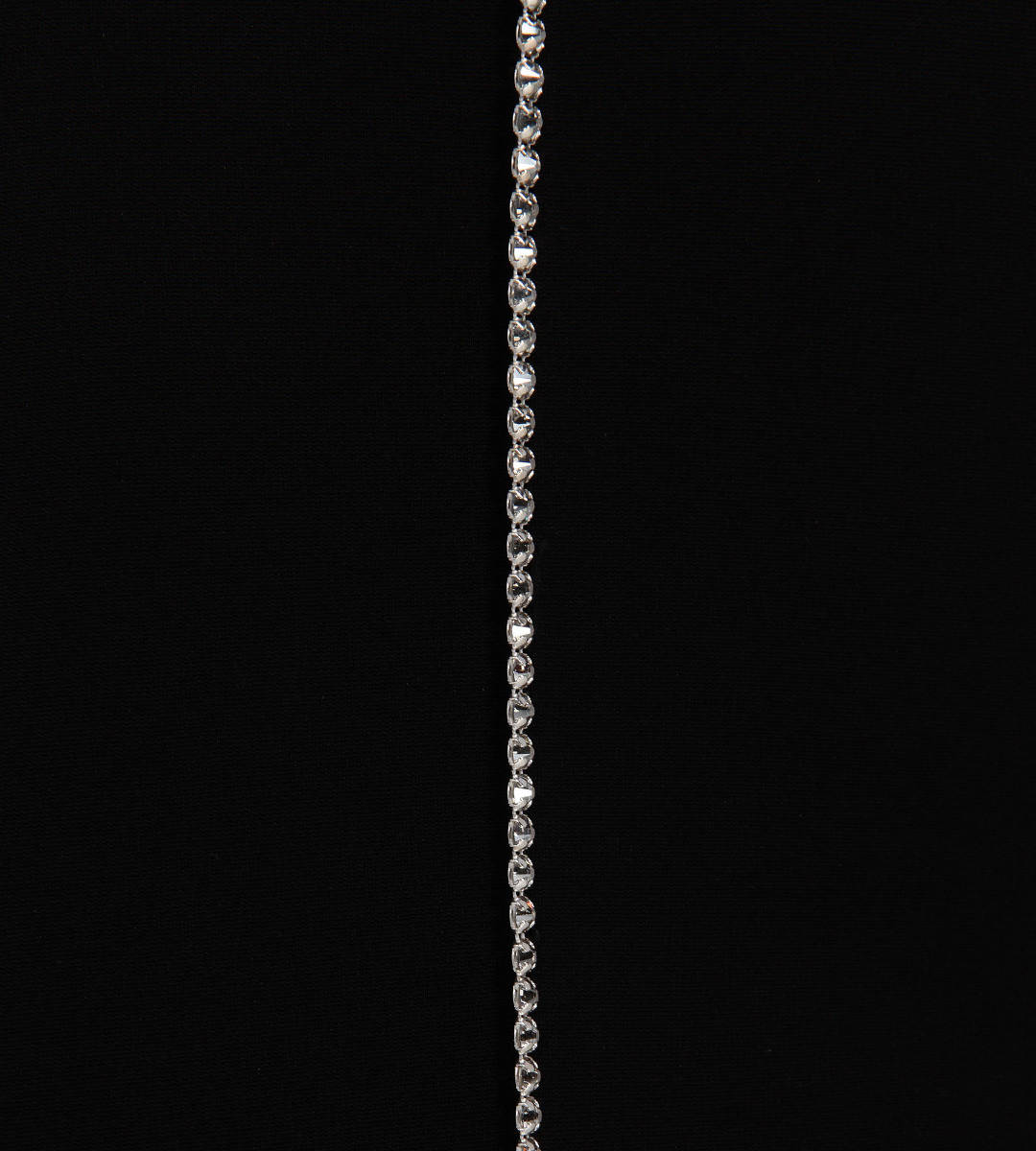 Robe mit transparentem Rückendekolleté in Schwarz