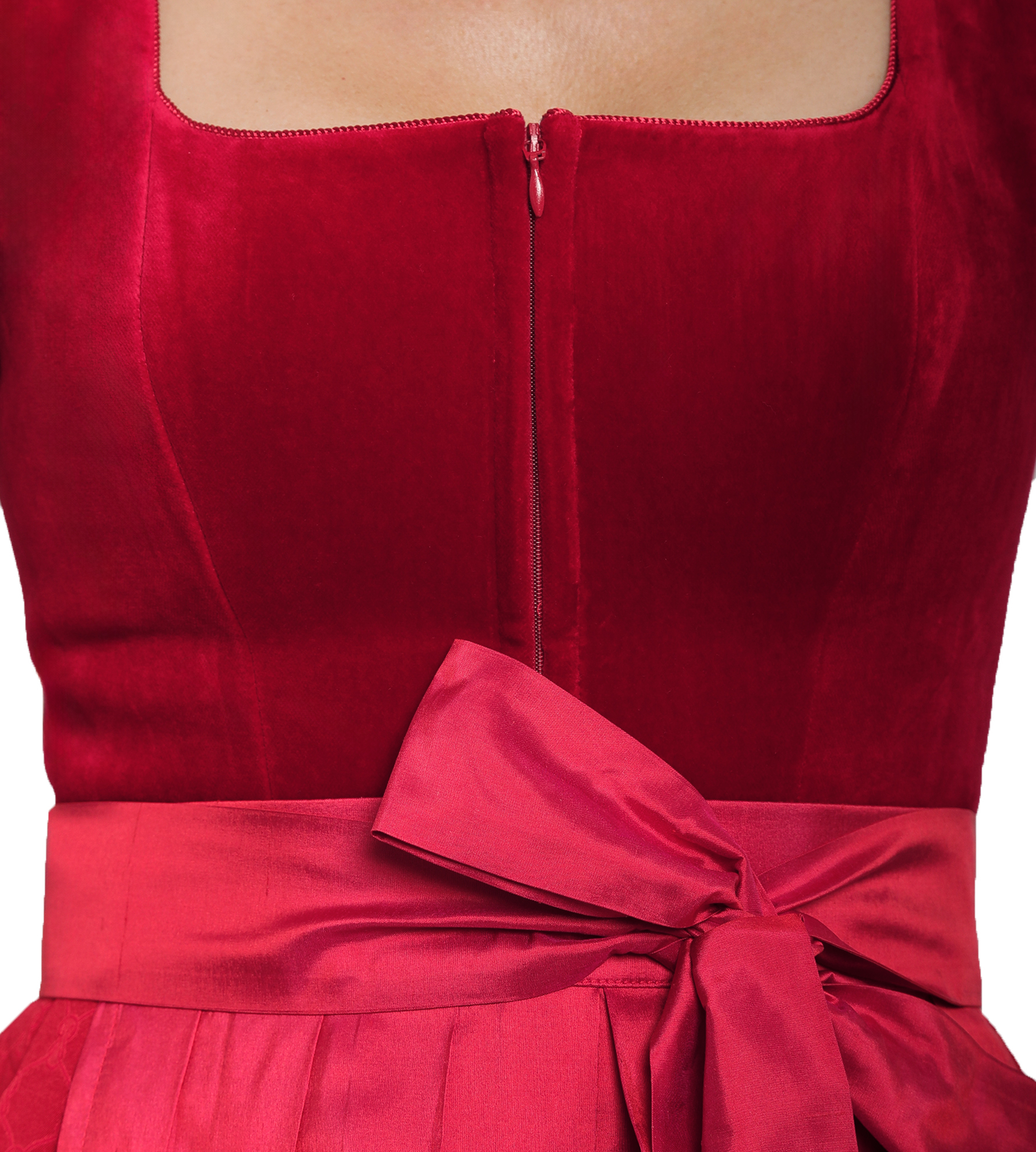 Samtdirndl Mona in Rot mit Puffarm