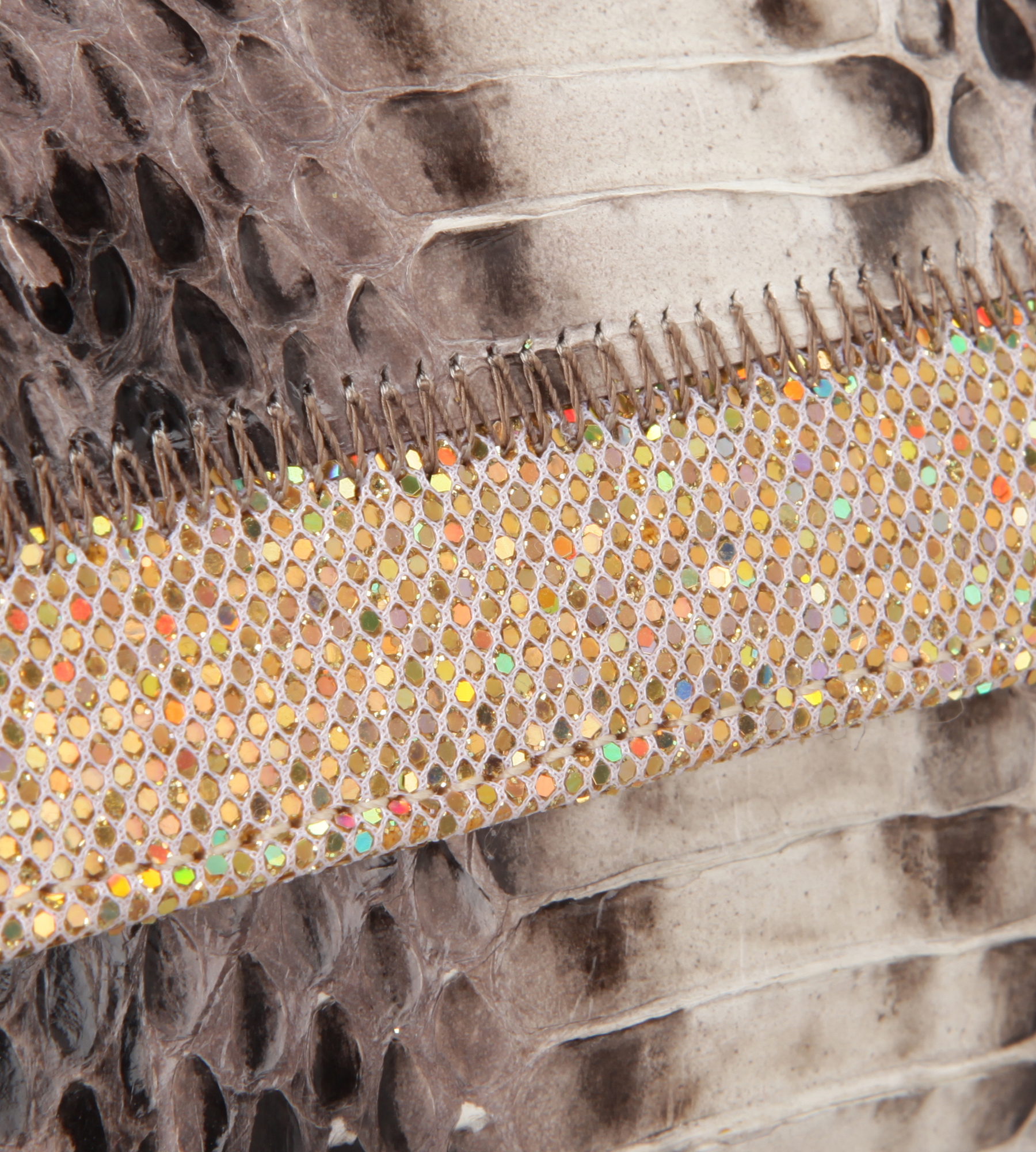 Schmale Clutch aus Schlangenleder