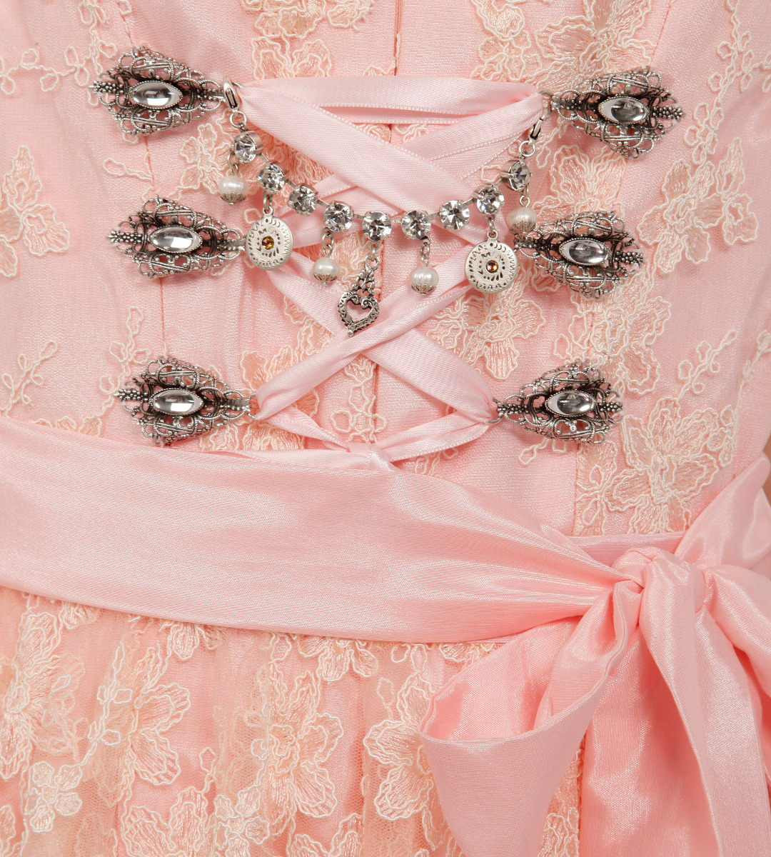 Roséfarbenes Unikat-Dirndl mit Spitze