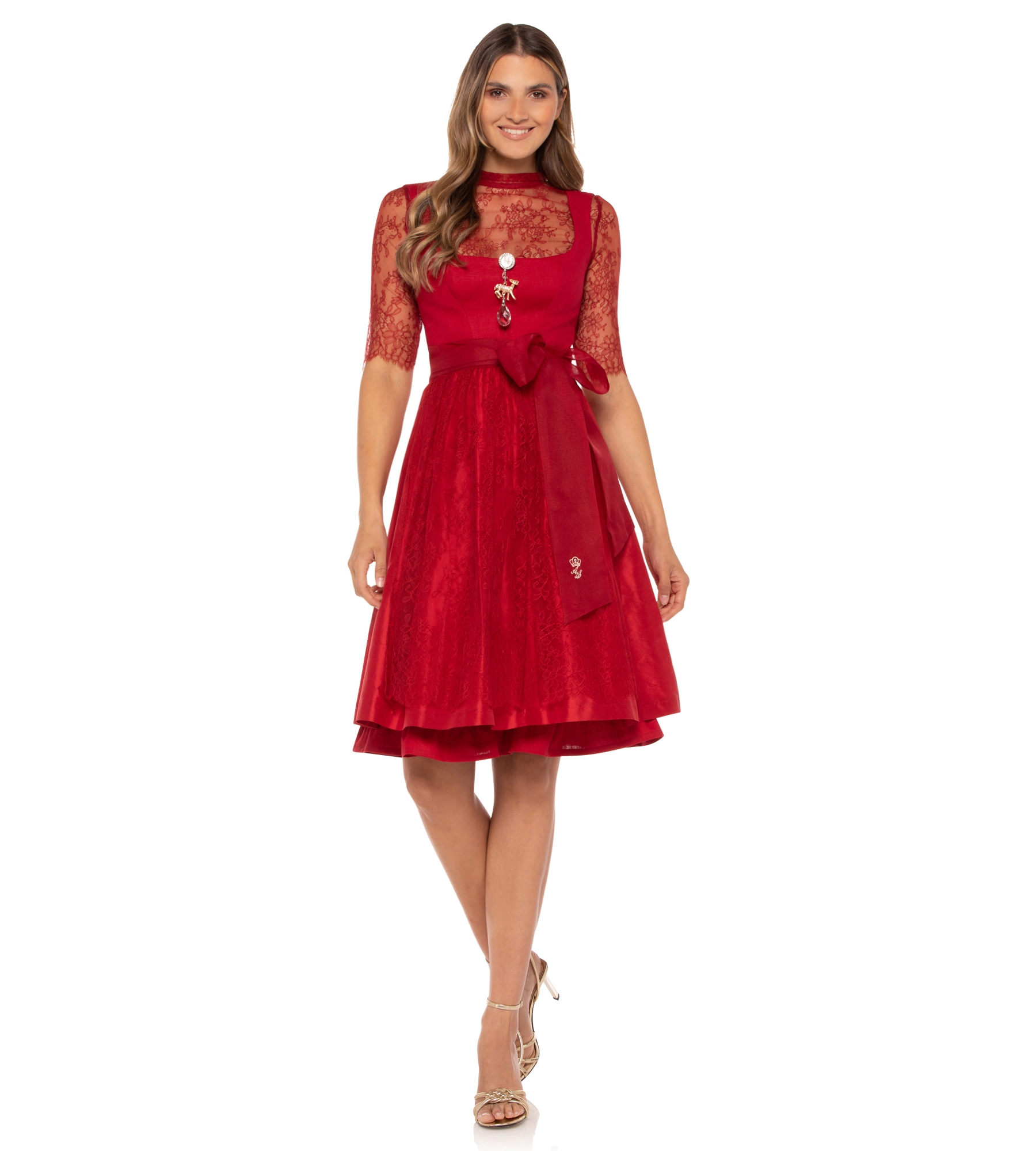 Dirndl in Rot mit Spitzenschürze