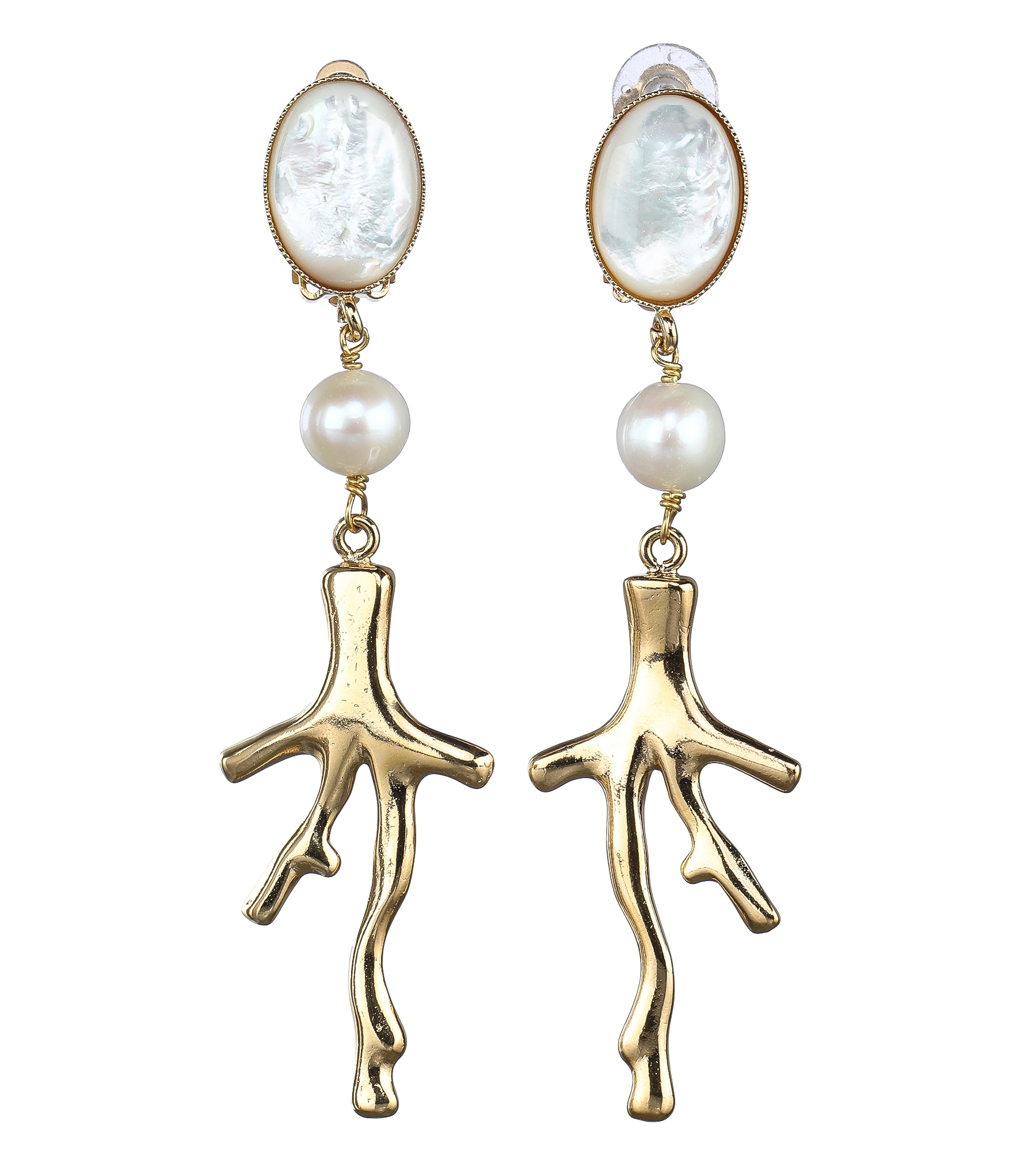 Ohrringe mit goldener Koralle