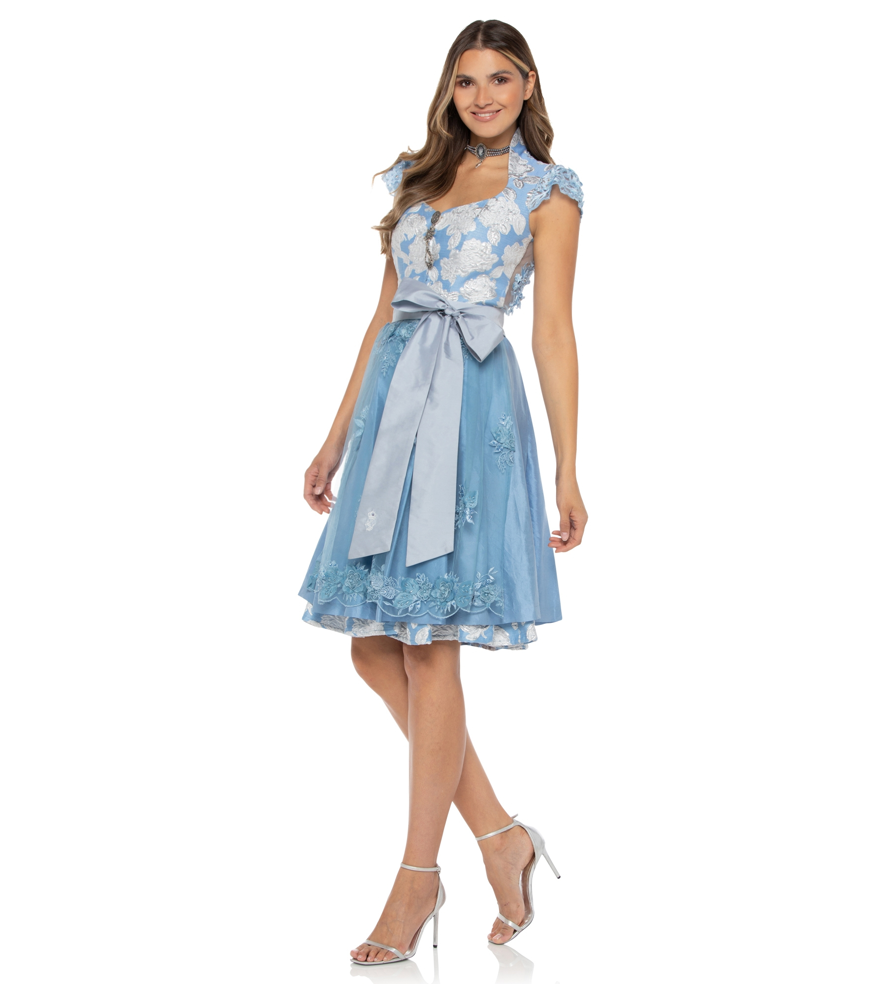 Dirndl mit Spitzenrücken in Hellblau