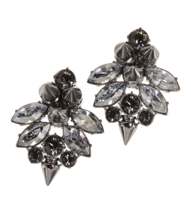 Ohrringe mit Kristallen und Nieten