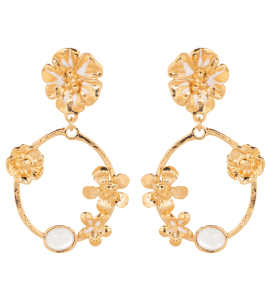 Goldene Creolen mit Blumen